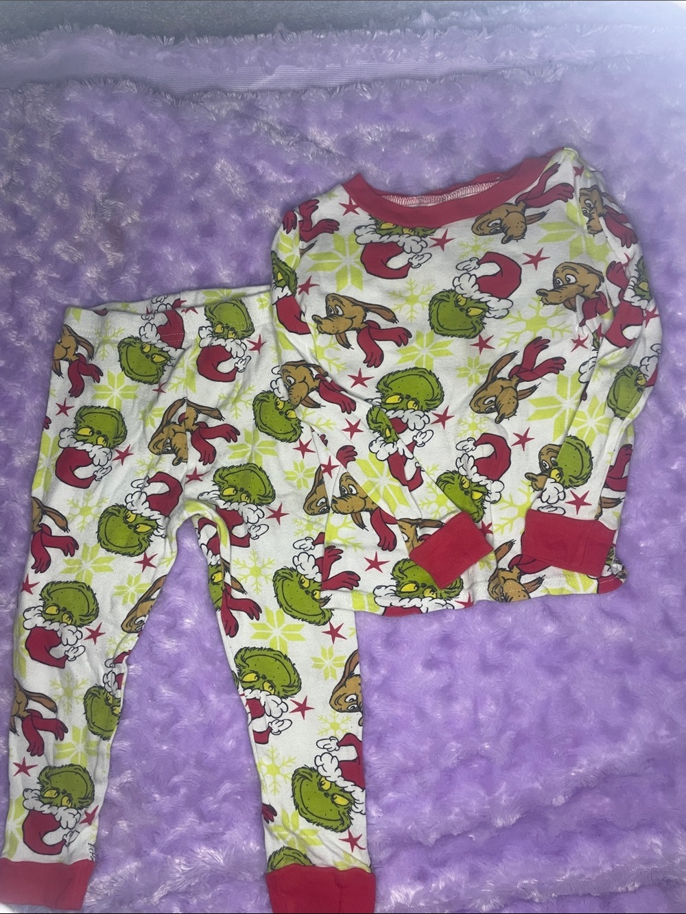 Dr. Seuss Grinch Holiday Pajama Set - Green & Red